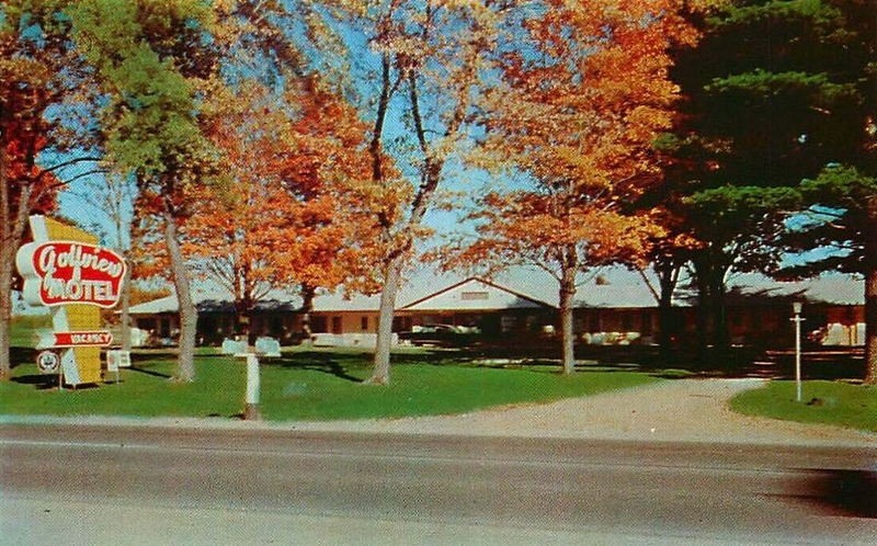 Golfview Motel - Vintage Postcard (newer photo)